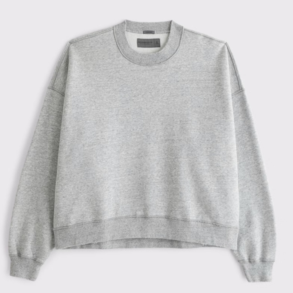 NWT Abercrombie and Fitch Men’s Crop Crew, Medium